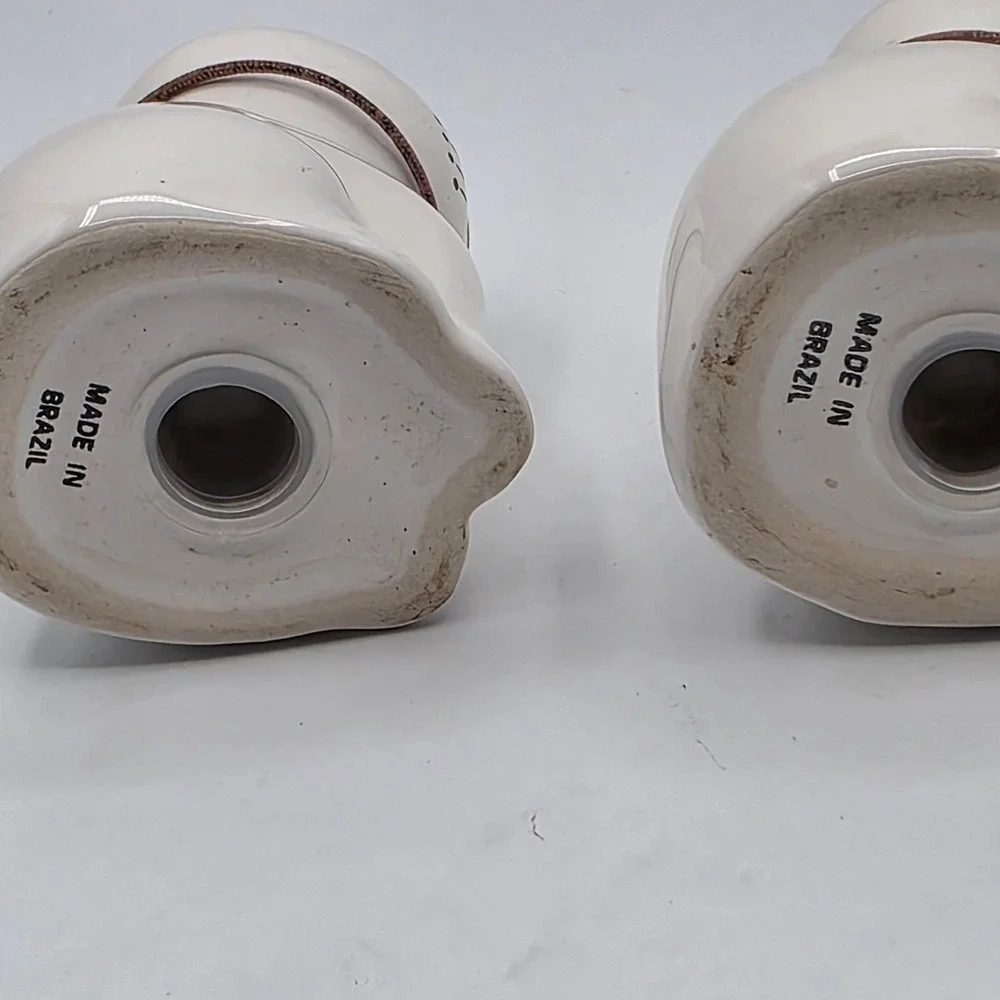 Vtg Ceramic Cat Salt and Pepper Shakers Set Pair White‎ Pink Kitty Kitchen Decor